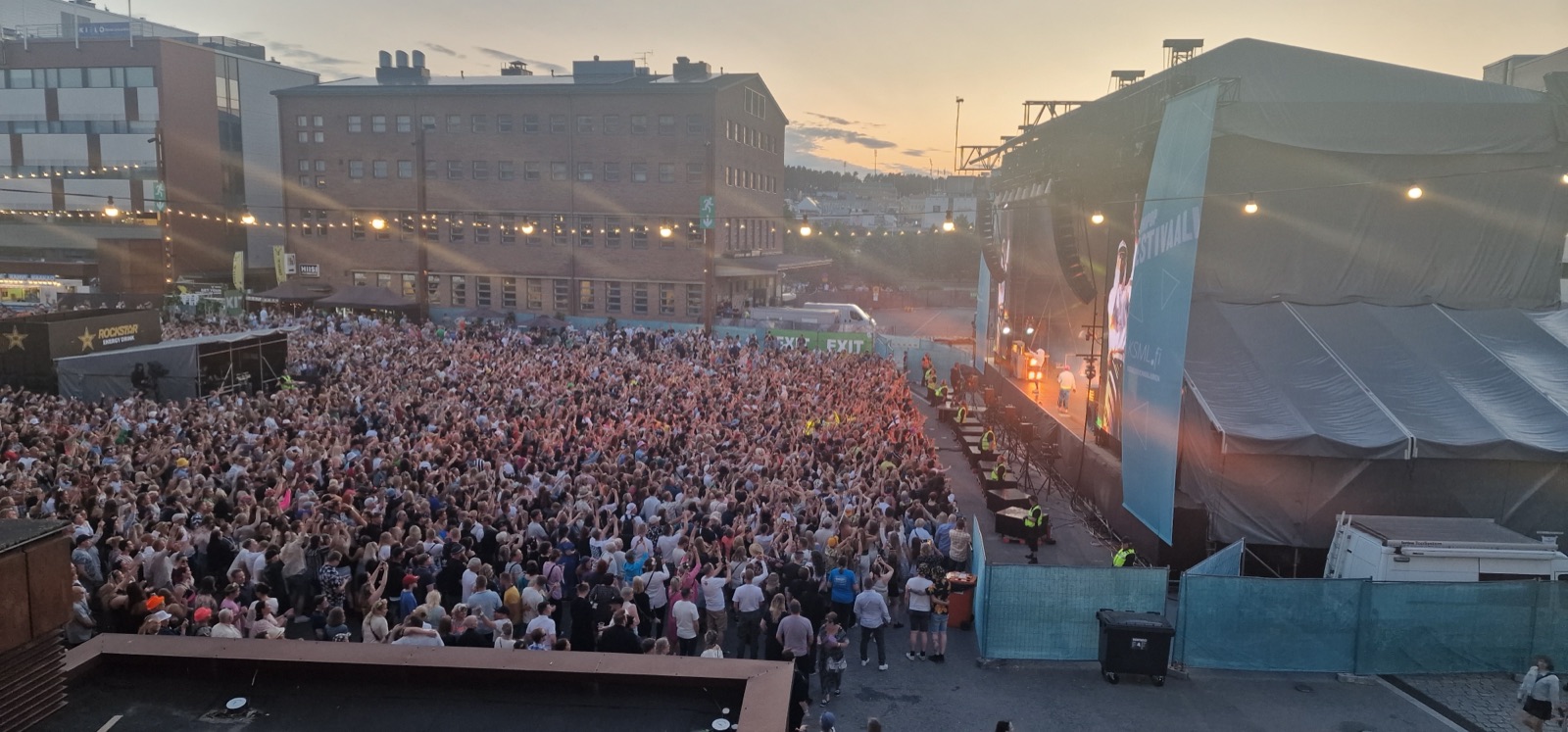 Suomipop-festivaalit suoraan parvekkeelta – Vuokraa asunto Rahulihomesista – Rahulihomes Jyväskylä
